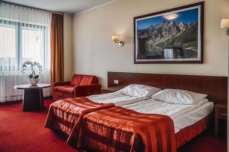 Hotel oferujący pokoje do wynajęcia w atrakcyjnej cenie w Zakopanem